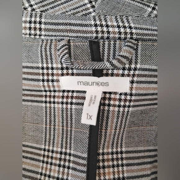 2 For 25$ Maurices Stylish Gray Plaid Vest - Picture 5 of 7